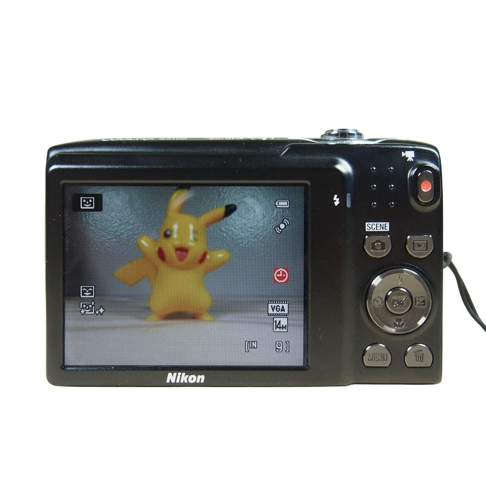 Nikon Coolpix S3100 14.0MP Digital Camera‎ Bundle Silver w/Charger + Battery EUC